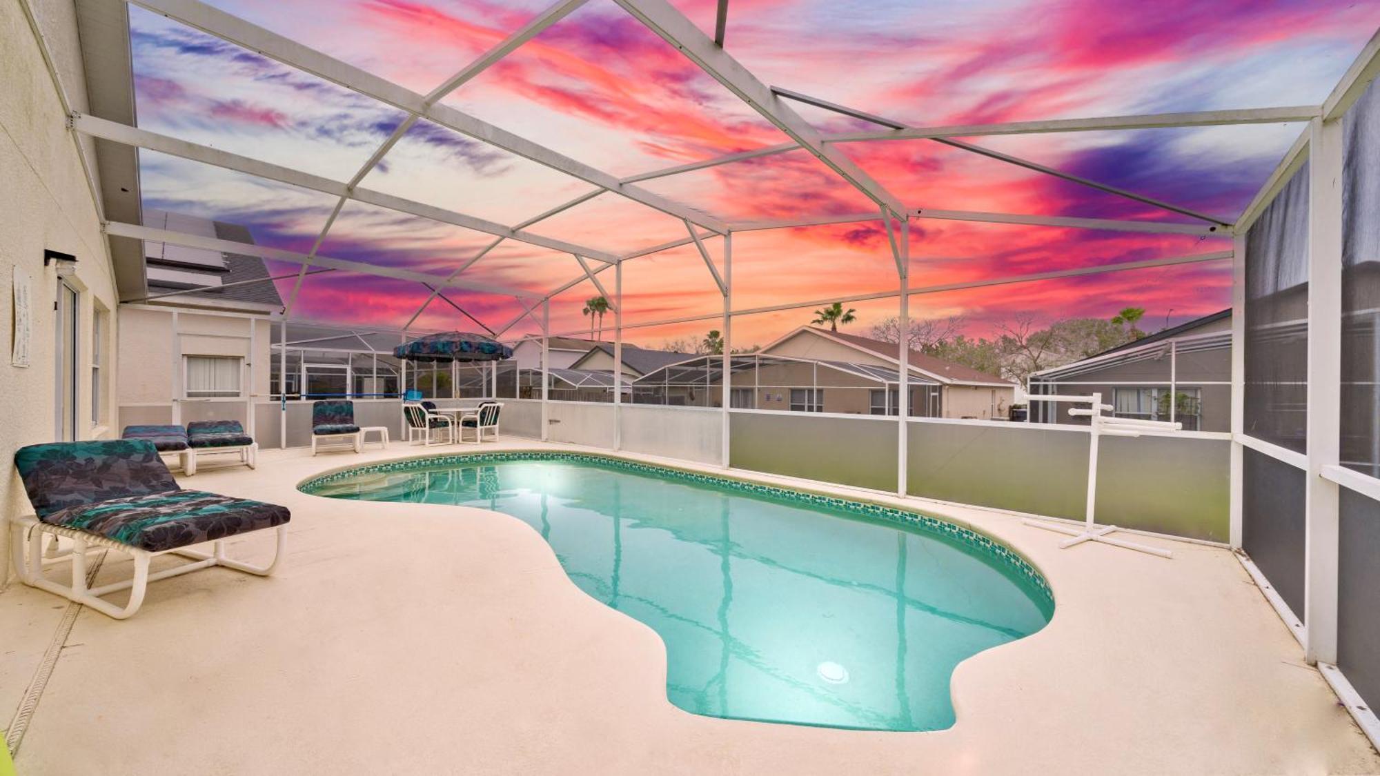 Luxurious Private Heated Pool Close To Villa
