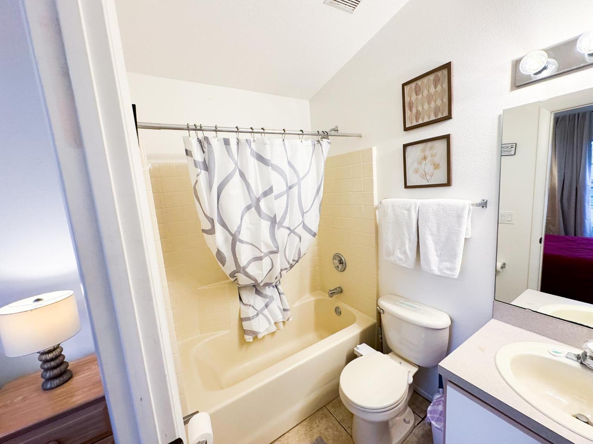 Luxurious Private Heated Pool Close To Davenport